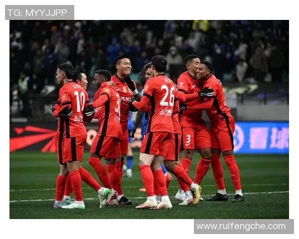 中超直播：聚焦赛场激烈对决，深入分析球队战术与球员表现