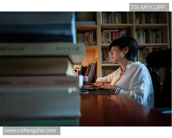 对话张娜：探索她的攀岩生涯与心路历程的深度访谈